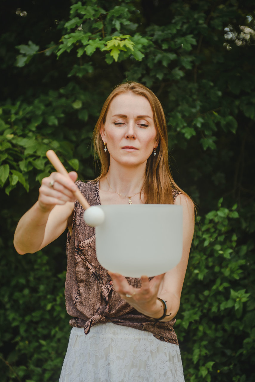 Kryształowe dźwięki uzdrawiające ceremonie 432 Hz Karolina Kubas